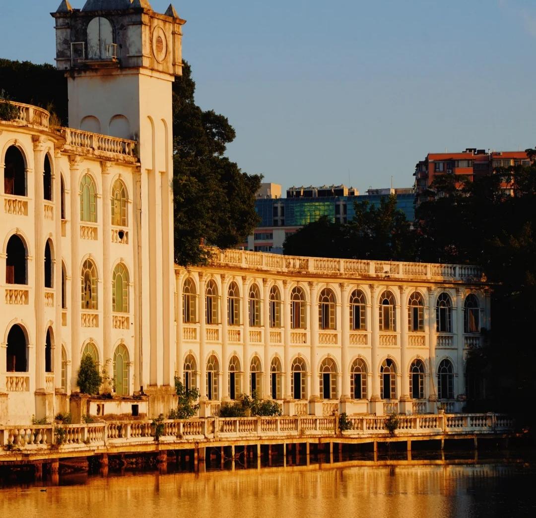 lihua lake park-night